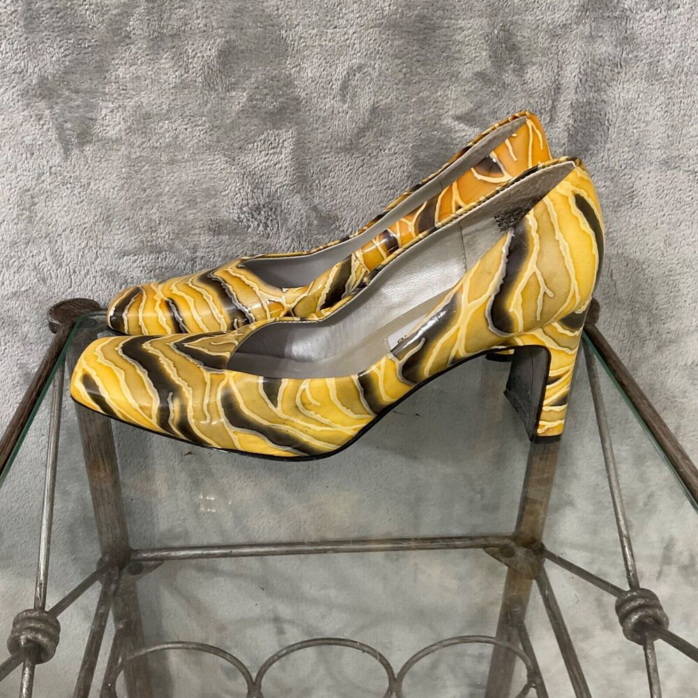 Bellini Textured Patent Leather Heels Pumps women’s size 8 yellow /blk. Career